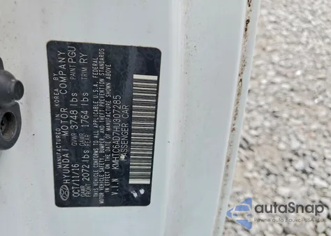 2017 Hyundai Veloster Base z USA, uszkodzony, nr VIN KMHTC6AD7HU307285